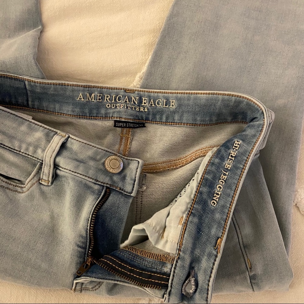 American Eagle light wash Jegging - Picture 4 of 4